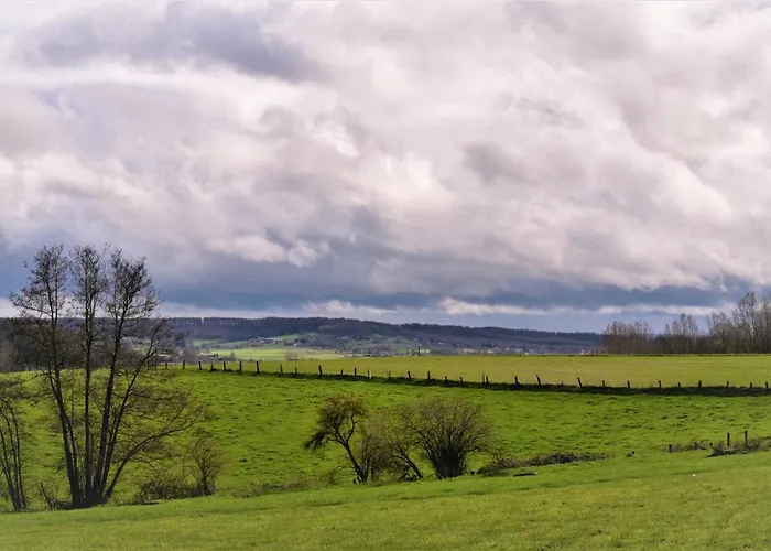 Hébergement de vacances Maison Jeanny, Full House With Big Garden *