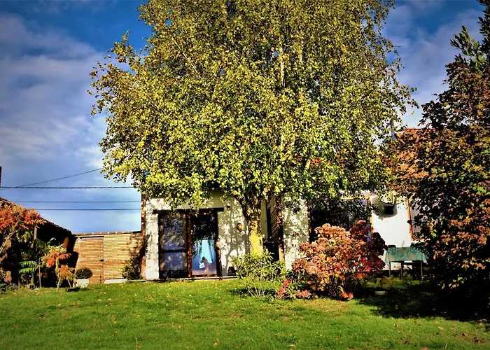 Hébergement de vacances Maison Jeanny, Full House With Big Garden
